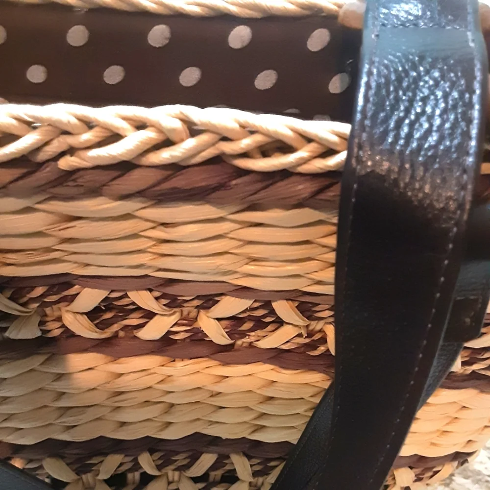 Scala Handcrafted Straw Tote - Picture 5 of 9